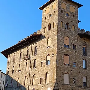Castle 2 Bedrooms, 2 Bathrooms Apartment