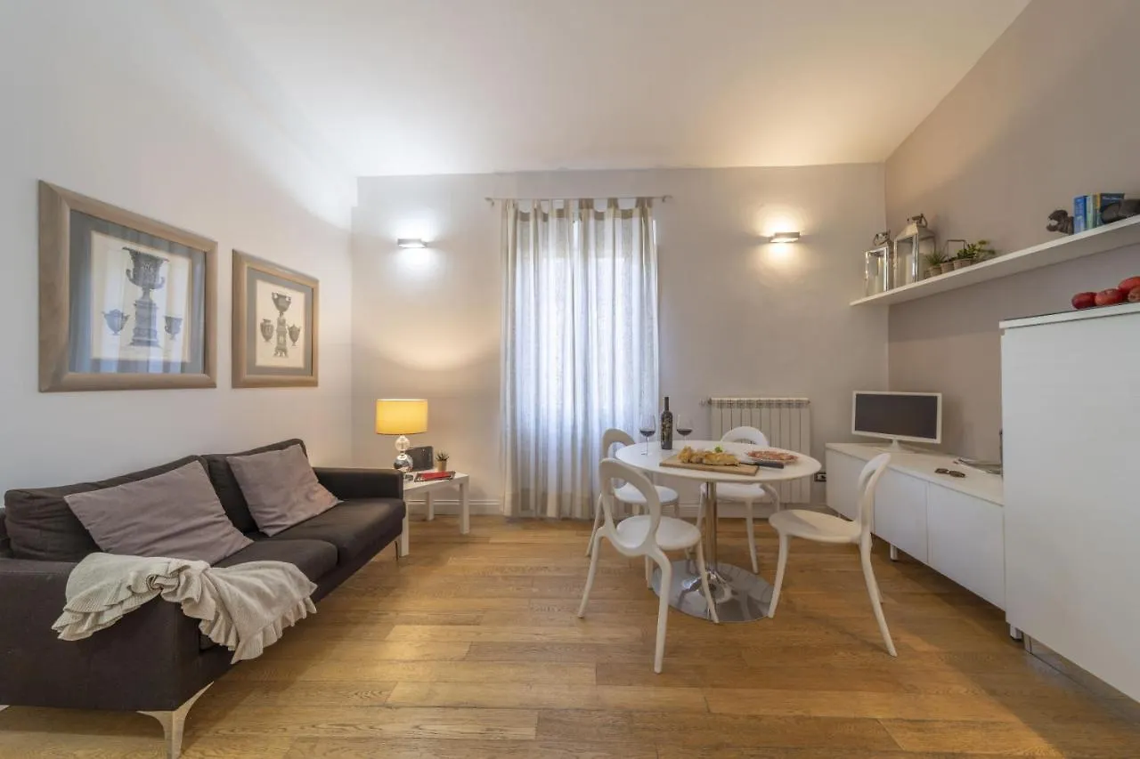 Bright Santa Croce Apartment Florence Italy