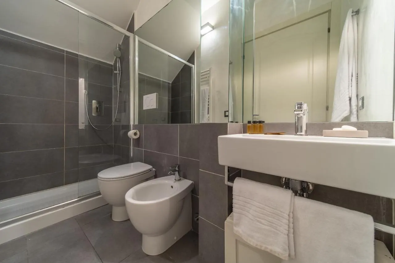 Bright Santa Croce Apartment Florence