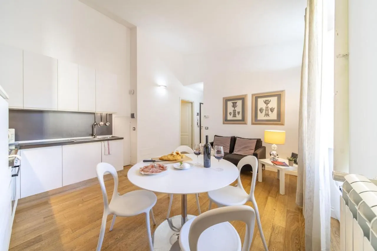 Bright Santa Croce Apartment Florence